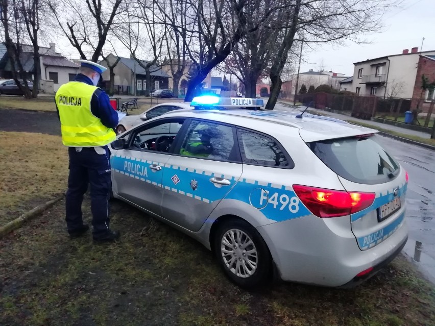 Wypadek na ul. Sienkiewicza w Radomsku. 23-latka weszła...