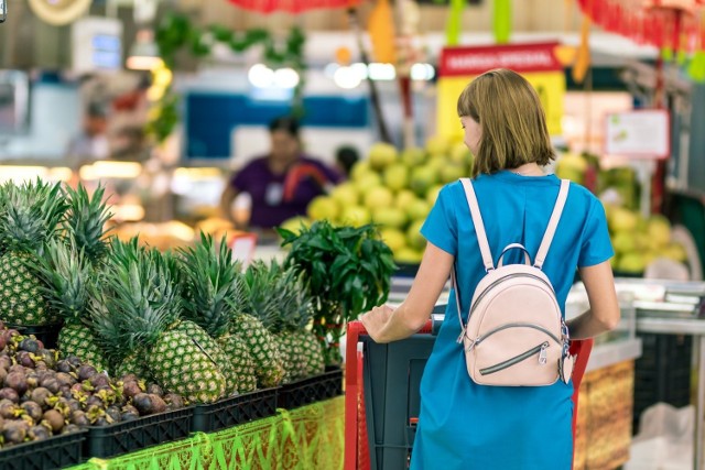 Uważajcie na te produkty. Jeśli macie je w domu, koniecznie oddajcie do sklepu. Główny Inspektorat Sanitarny w wyniku kontroli wycofał w ostatnich miesiącach szereg produktów, które trafiły na sklepowe półki. To nie tylko żywność, ale również suplementy, czy produkty codziennego użytku. GIS informuje również o produktach, w których, w wyniku kontroli dostrzeżono jakieś problemy. Sprawdź, czy nie masz ich w swoim domu i zapoznaj się z ostrzeżeniami GIS i datą ważności produktów. Te artykuły nie spełniały norm i mogą być szkodliwe dla zdrowia. 

ZOBACZ, O JAKIE PRODUKTY CHODZI >>>
