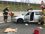 Wypadek na A1 w Gorzyczkach: skoda octavia wpadła w poślizg. Ranny kierowca