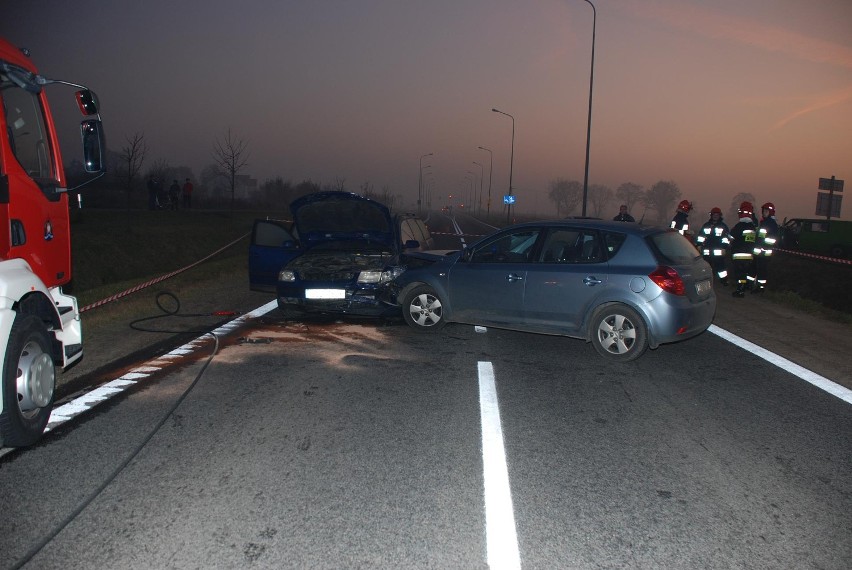 Człuchów. Wyprzedzanie, kolizja z radiowozem, promile i 30 punktów karnych  