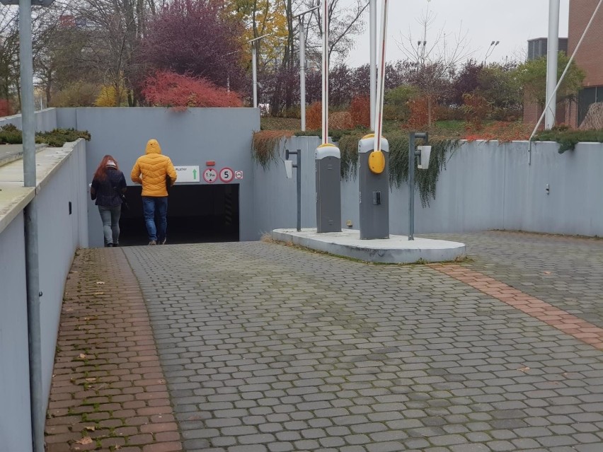 - W centrum pozostawiamy samochody na długo, a wielu...