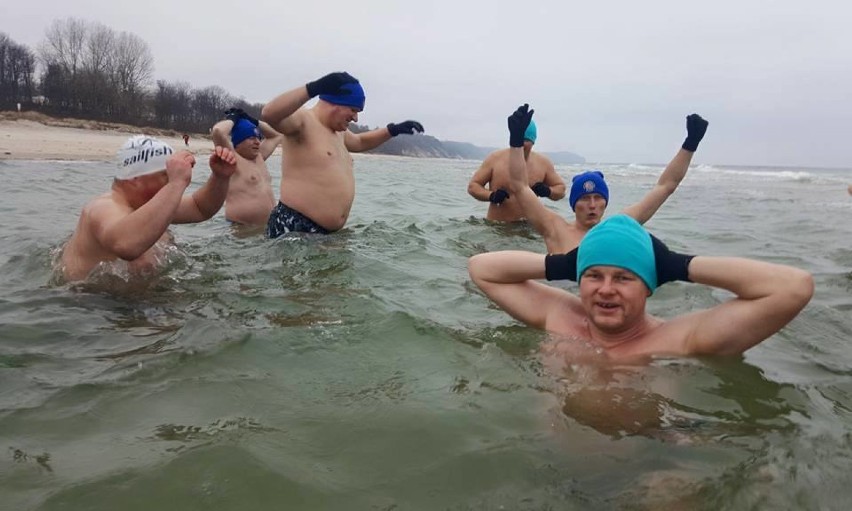 Nordowe Morsy: bałtyckie kąpiele w lutym 2017 w zimowej aurze | ZDJĘCIA, WIDEO