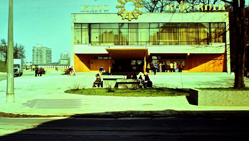 Kino Kopernik mieściło się przy ul. Warszawskiej, stało tuż...