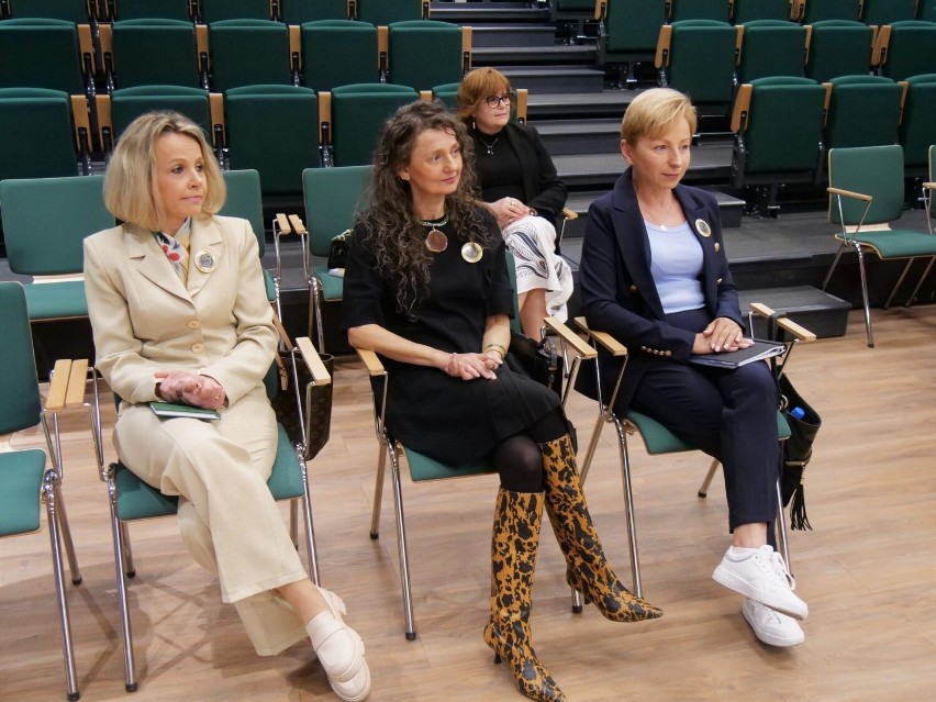 II Sesja Stalowowolskiej Rady Kobiet obradowała w Centrum Aktywności Seniora. Zobacz zdjęcia