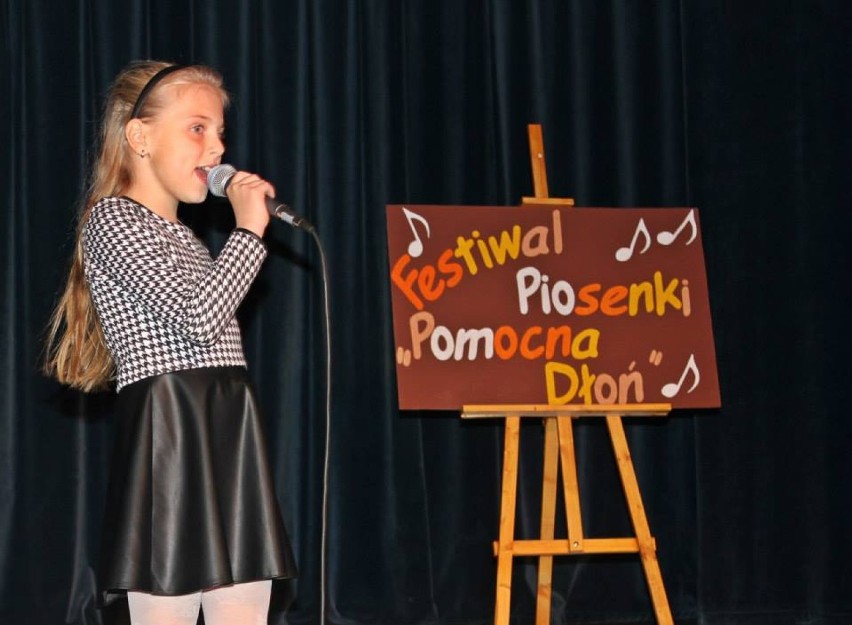 Festiwal Piosenki "Pomocna Dłoń"