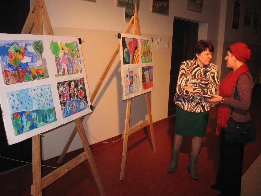 Gminny Ośrodek Kulturyw Gardei: Najmłodsi plastycy zaprezentowali swoje dzieła [FOTO]