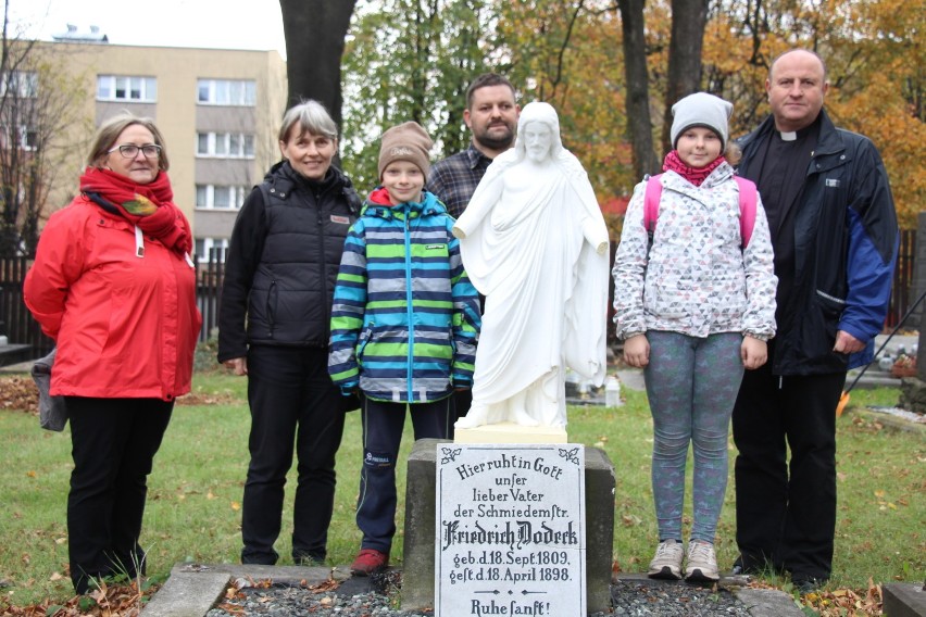 Cmentarz ewangelicki w Mikołowie ZDJĘCIA Wolontariusze ratują go przed zapomnieniem