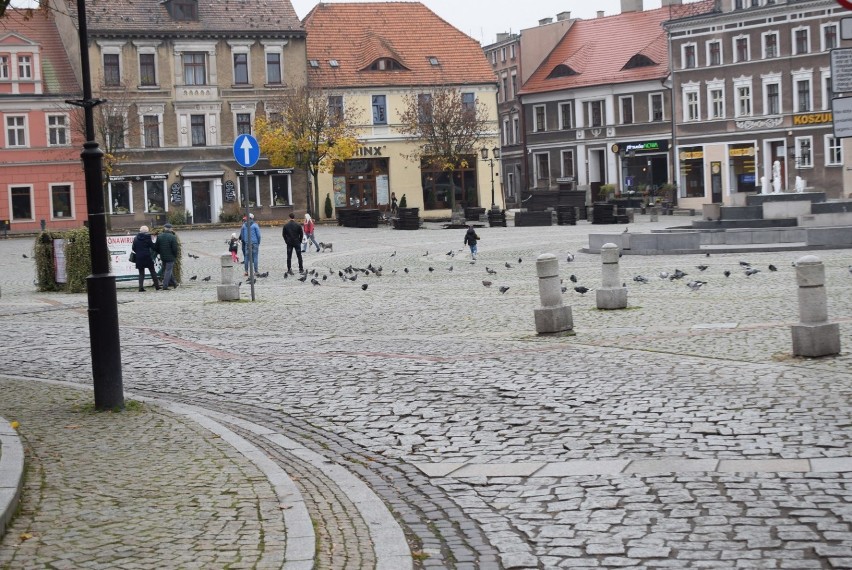 Centrum Gniezna opustoszało. Czy to przez obostrzenia dotyczące branży gastronomicznej?