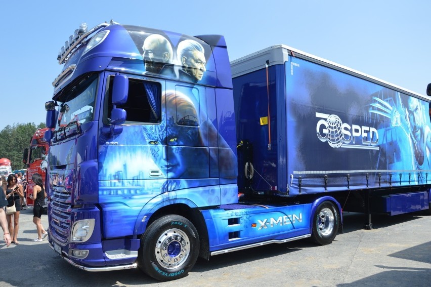 Ciężarówka z bohaterami filmu X-Men zwycięża Master Truck...