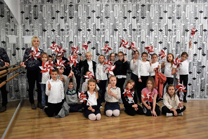 Chełmscy uczniowie  brali udział w  patriotycznych warsztatach. Zobacz zdjęcia
