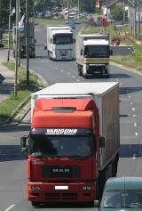 Jordanów Śląski: Zderzenie 3 aut z ciężarówką