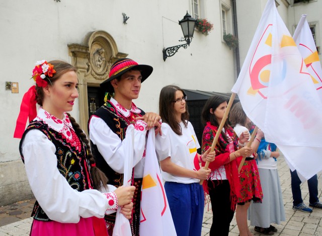 Światowe Dni Młodzieży 2016 w budżecie Warszawy, choć odbędą się w Krakowie