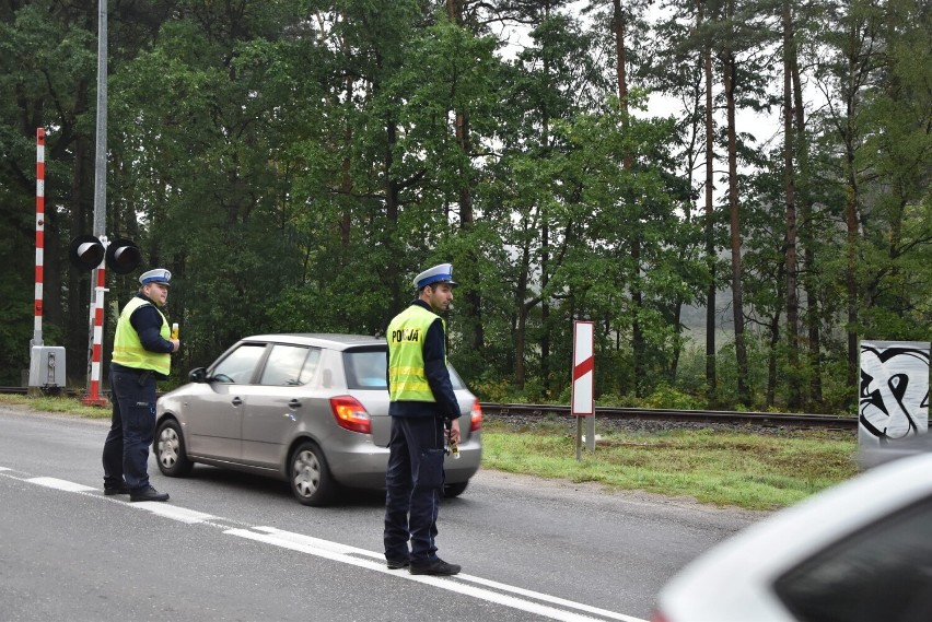 Akcja policji przed przejazdem kolejowym w Zielonej Górze