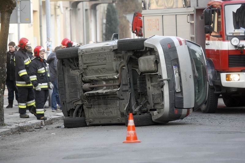 Legnica: Ranni w wypadku na św. Wojciecha (ZDJĘCIA)