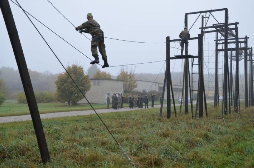 Przedstawiciele chińskiej armii w 25. BKPow. w Tomaszowie...