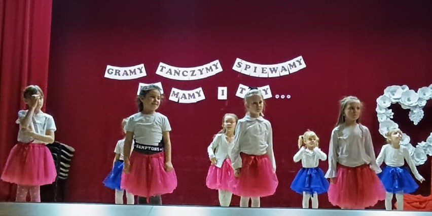 Koncert w Liniewie pod hasłem „Gramy, tańczymy, śpiewamy dla...