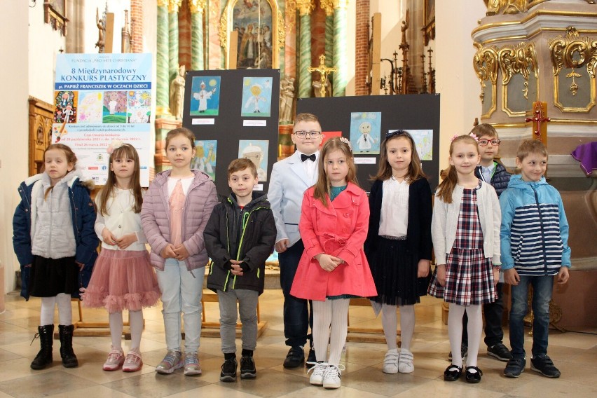 Kalisz. Rozstrzygnięto konkurs plastyczny "Papież Franciszek...