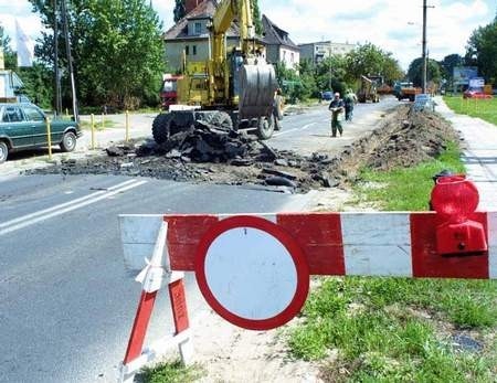 Wczoraj rano rozpoczął się remont części ul. Głównej.  Fot.: P. Jasiczek