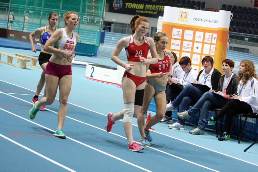 Agata podczas Halowych Mistrzostw Polski Juniorów i Juniorów Młodszych 2015 w Toruniu