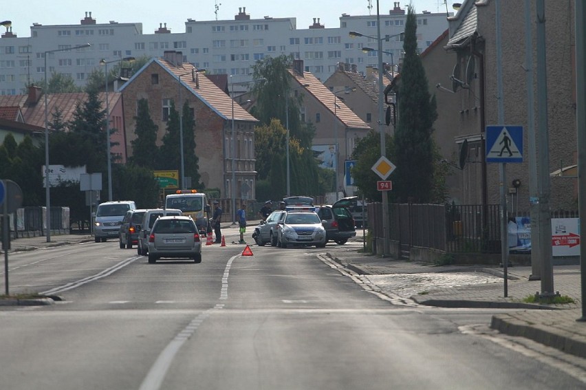 Wypadek na Wrocławskiej w Legnicy (ZDJĘCIA)