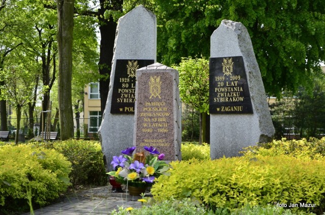 Nowy Krzyż Sybiraków zostanie poświęcony w czwartek 17 września 2020 na cmentarzu komunalnym w Żaganiu. Na zdjęciach znaki pamięci żagańskich Sybiraków.