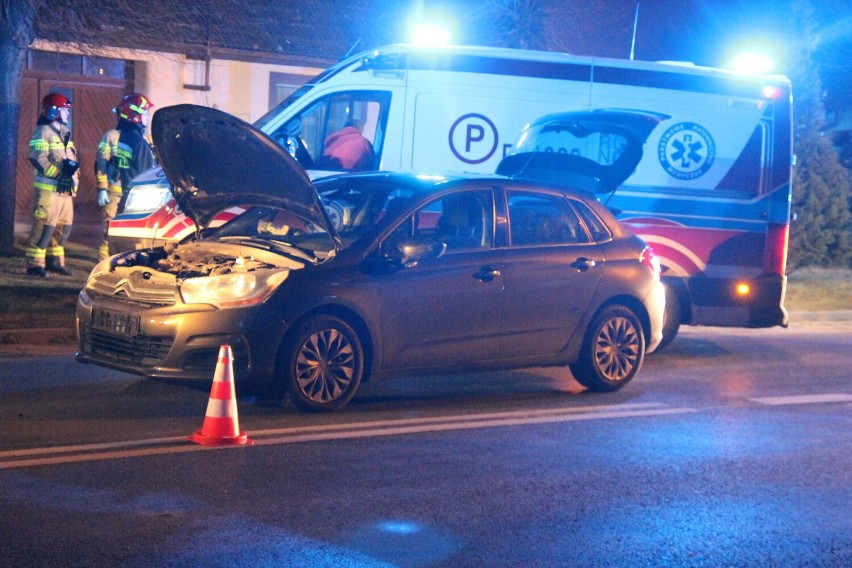 AKTUALIZACJA: Zderzenie dwóch samochodów w Sulmierzycach. 33-latka ukarana mandatem [ZDJĘCIA]