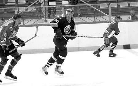 Na jastrzębskim lodowisku już nie raz gościły gwiazdy hokeja, m.in. Mariusz Czerkawski (w środku).