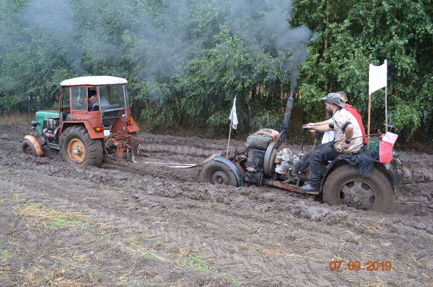 Szósty Rajd Traktorów (2019) w Pławiu (gmina Dąbie)