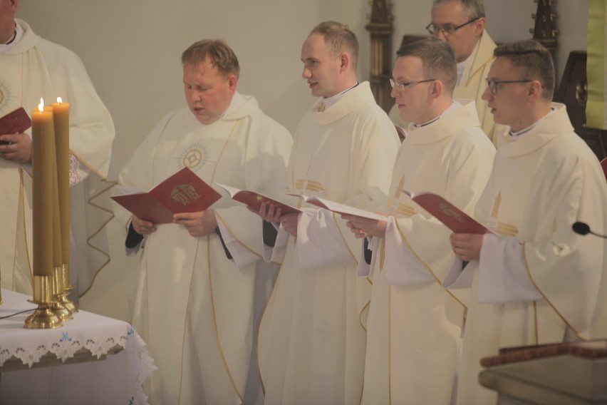 Nowi kapłani w Diecezji Ełckiej 2020. Dzisiaj biskup ks. Jerzy Mazur udzielił im świeceń [Zdjęcia]