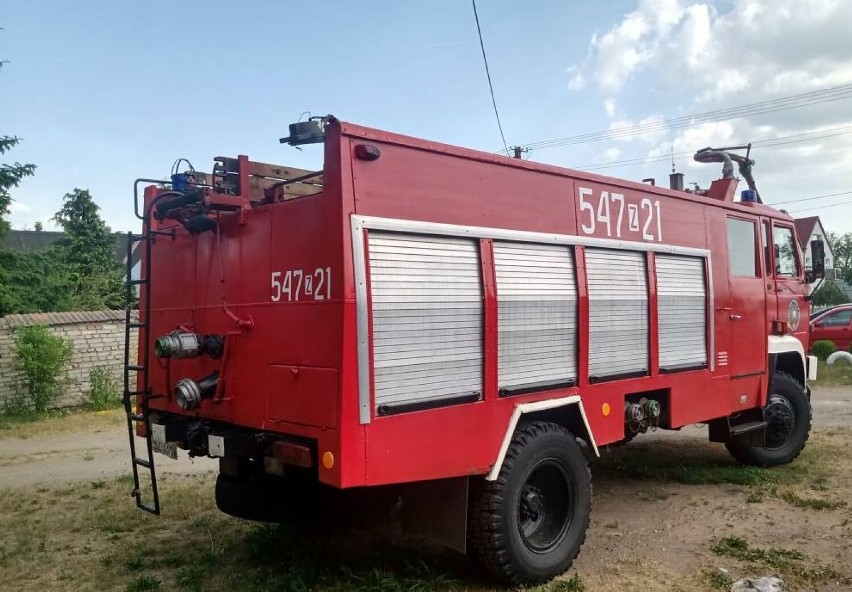 Wóz strażacki z OSP Drzonowo koło Białego Boru do kupienia [zdjęcia]