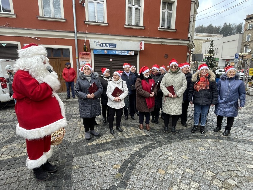 Cudny Jarmark Bożonarodzeniowy w rynku w Boguszowie -...