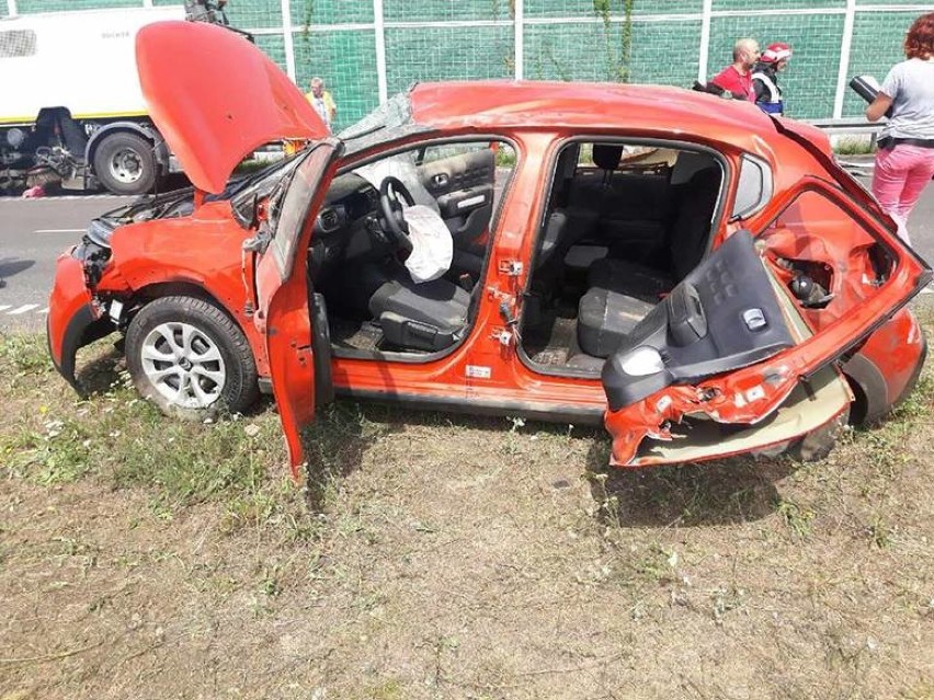Wypadek na A1 w Piekarach Śląskich [ZDJĘCIA]. Zderzenie samochodów, jedna osoba nie żyje