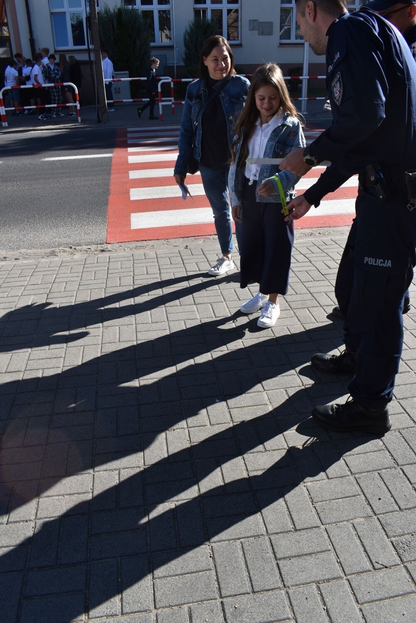 Nowy Tomyśl: Akcja policji przed szkołami. "Bezpieczna droga do szkoły"