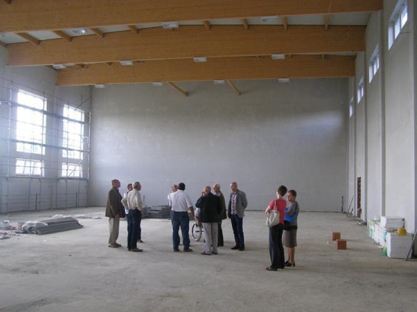 Budowa sali gimnastycznej w Zasutowie.