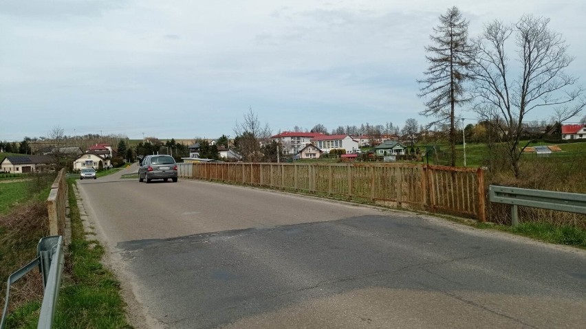 Gmina Skołyszyn partycypuje w budowie chodnika w Harklowej