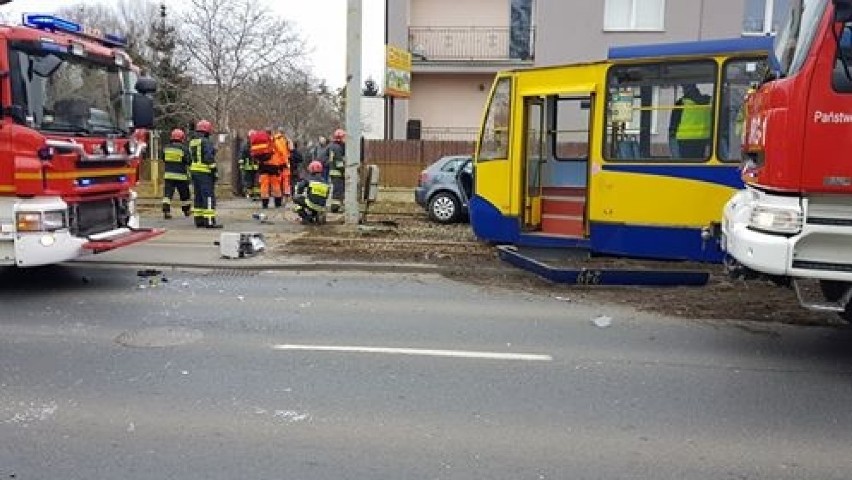 Na ul. Skłodowskiej-Curie doszło do kolizji osobówki z...