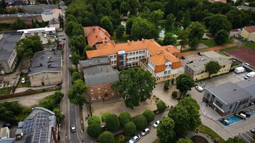 Konkurs na dyrektorów szkół i przedszkola w Pleszewie....