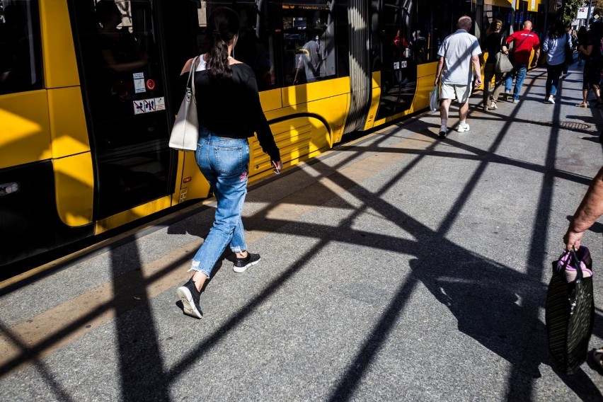 Klimatyzacja w autobusach i tramwajach w Warszawie nie...