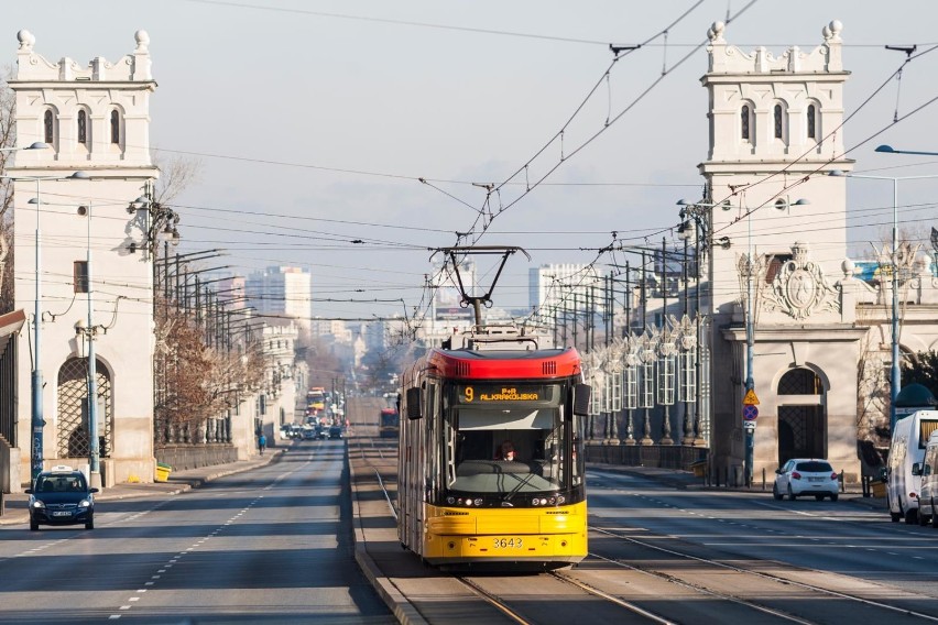 Klimatyzacja w autobusach i tramwajach w Warszawie nie...