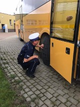Powiat pucki: policjanci ruszyli z akcją sprawdzania szkolnych autobusów. To akcja "Bezpieczna droga do szkoły". Są też pierwsze wnioski