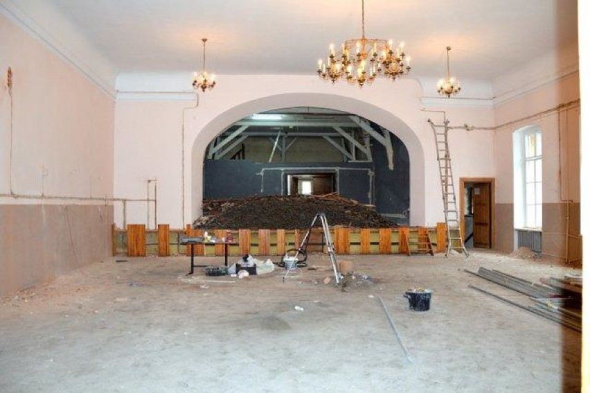 Trwa remont sali widowiskowej w Centrum Kultury w Głuszycy