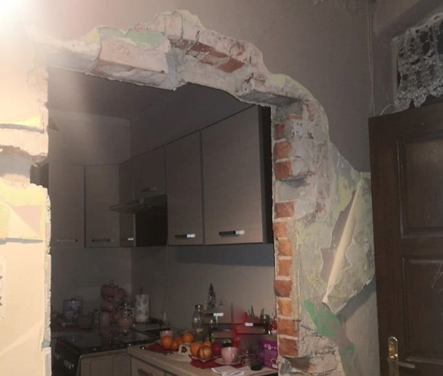 Do eksplozji w domu wielorodzinnym w Sławsku doszło w poniedziałek wieczorem 17 stycznia