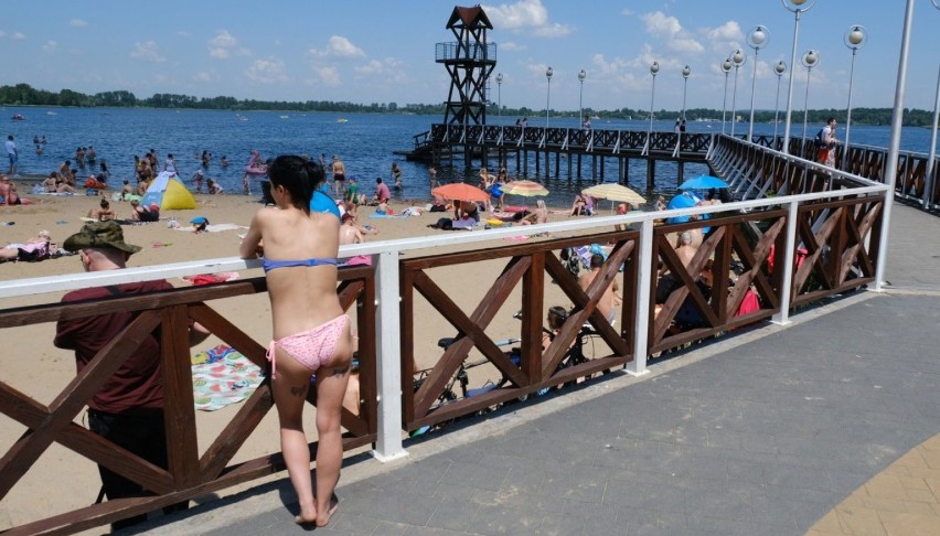 Plaża na Pogorii III... jak w wakacje [ZDJĘCIA]. Tam były prawdziwe tłumy!