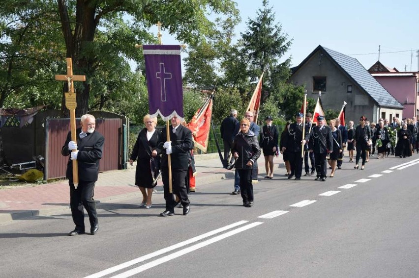 Na cmentarzu parafialnym w Mieścisku spoczął ksiądz Stanisław Podlewski [ZDJĘCIA]