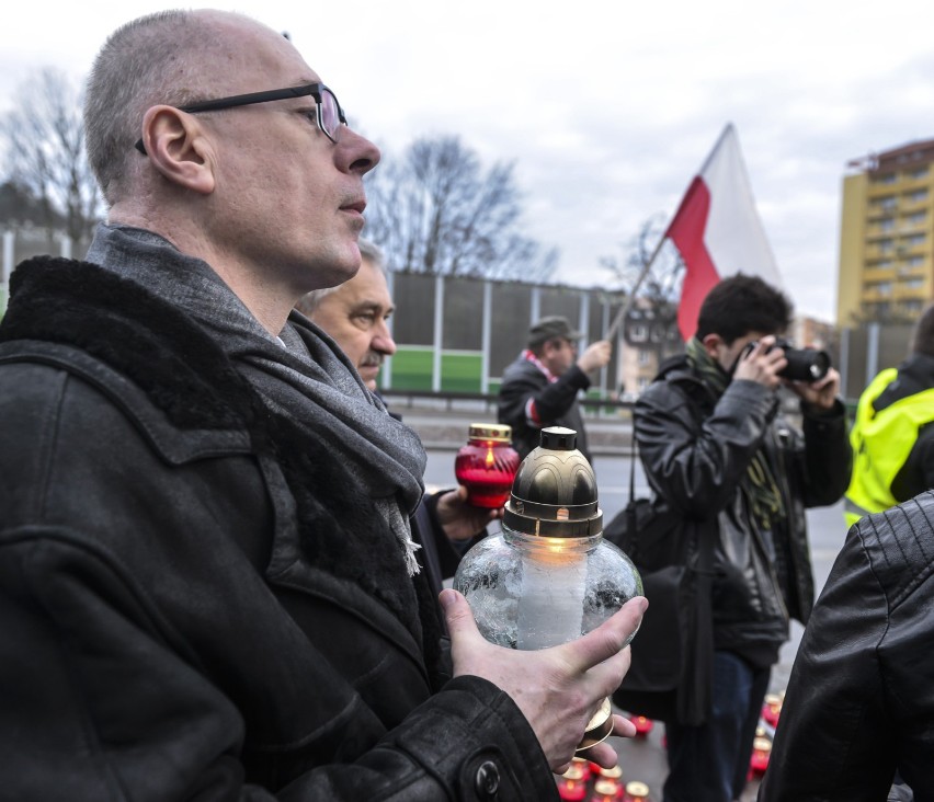 Zapalili znicze z okazji Dnia Pamięci Żołnierzy Wyklętych [ZDJĘCIA]