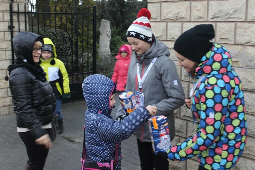 Finał WOŚP 2014 w Wieluniu. 140 wolontariuszy na ulicach, licytacje w Wieluńskim Domu Kultury
