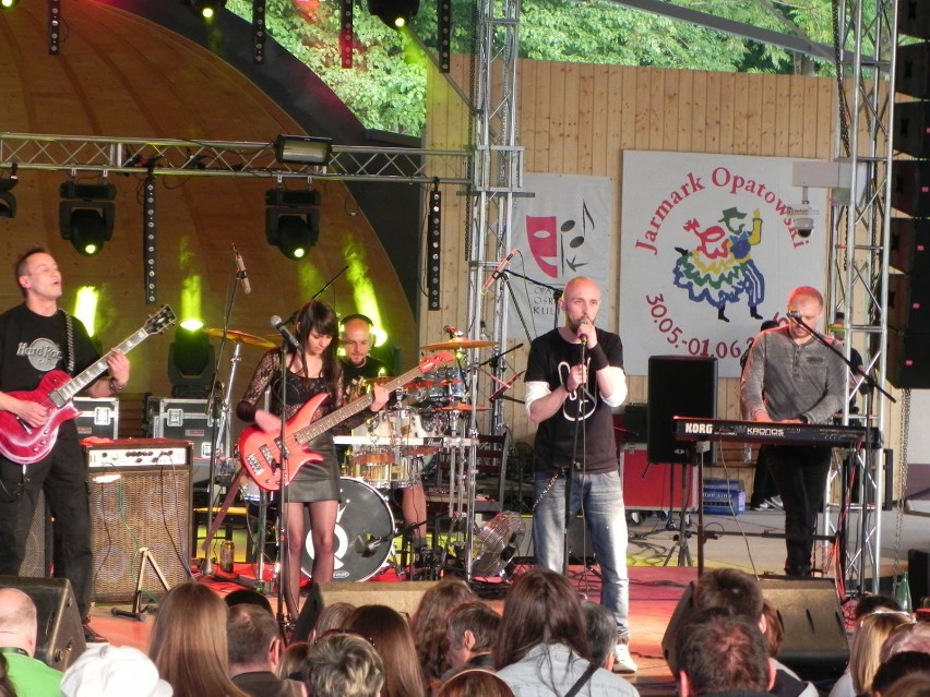 Zespół BiGQueens powstał w Ostrowcu Świętokrzyskim w 2012...
