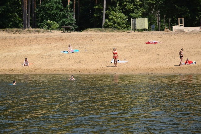 Na plaży miejskiej w Sępólnie dyrektor CSiR nie spodziewa się tłumów, jednak korzystający powinni się dostosować do wytycznych sanitarnych