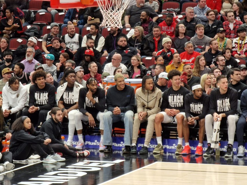 Ale ich poniosło! Kibice z Beskidu Wyspowego na meczu NBA. W Chicago sławili swoją "małą ojczyznę"