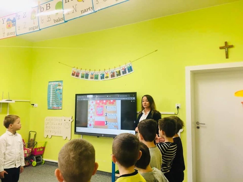 ZSP w Przyprostyni. Przedszkole Stefanowo - Biało-czerwone święta majowe 2021